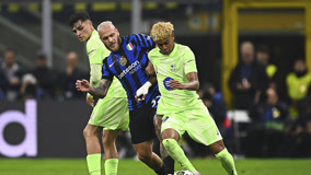 前 Royal Never Give Up 和 EDward Gaming 中路选手 Cryin 宣布他将暂时离开比赛：他计划在新赛季休息