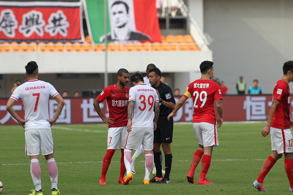 【战报】TES 3-0 iG：双C完美表现帮助队伍挺进决赛